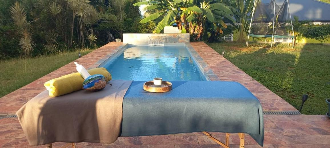 Chez Kelly Et Nicolas, Le Paradis De Sofaia Sainte-Rose Buitenkant foto